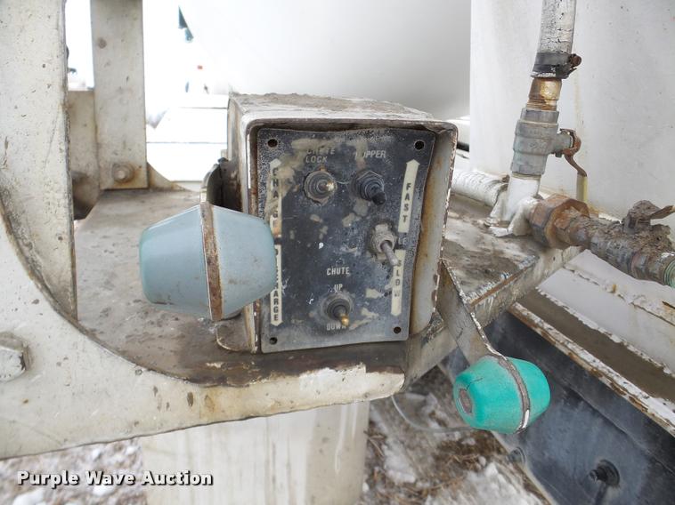 image for item DB5429 1996 Mack RD690S ready mix truck